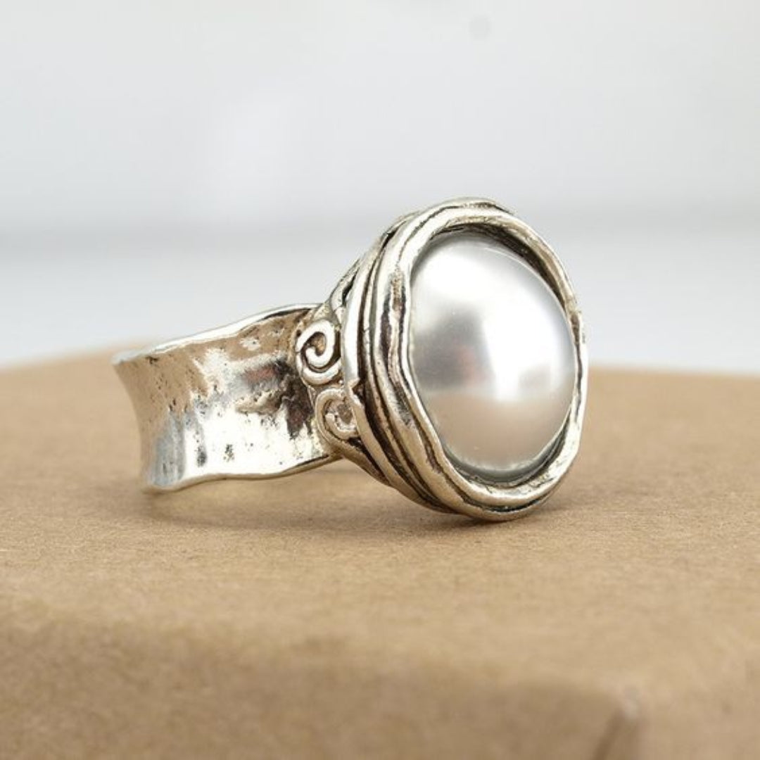 Vintage Inlaid Pearl Silver Plated Ring