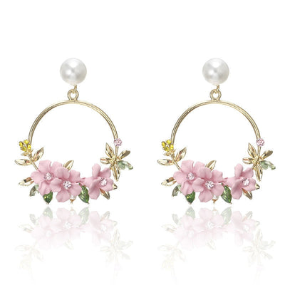 Flower and Pearl Earrings in Gold