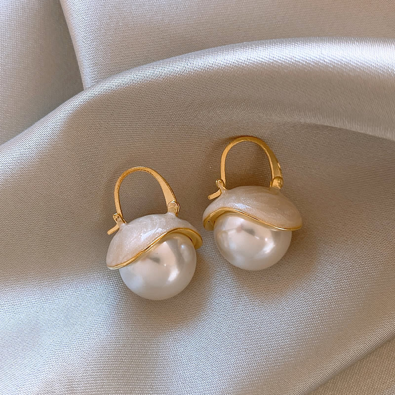 Elegant Gold Pearl Earrings