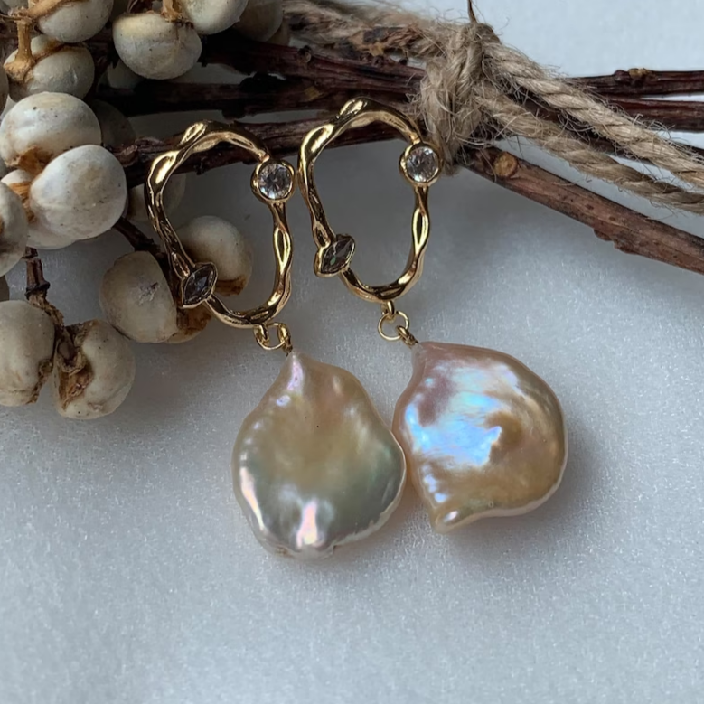 Vintage Pearl Golden Earrings