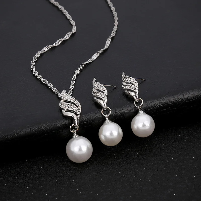 Elegant Bright Silver Pearl Set