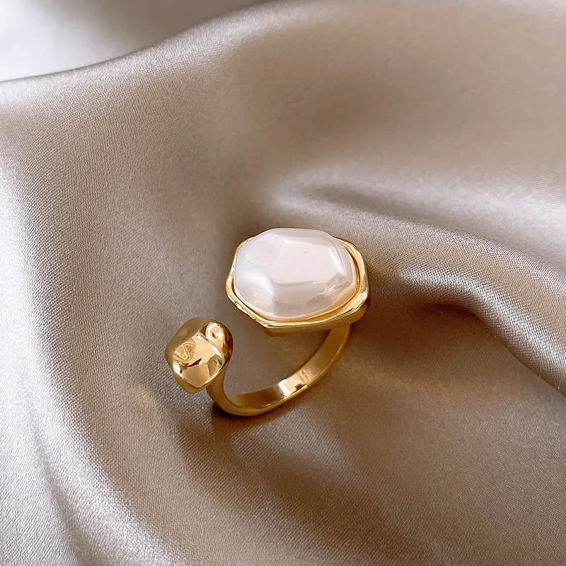 Elegant Inlaid Pearl Open Ring