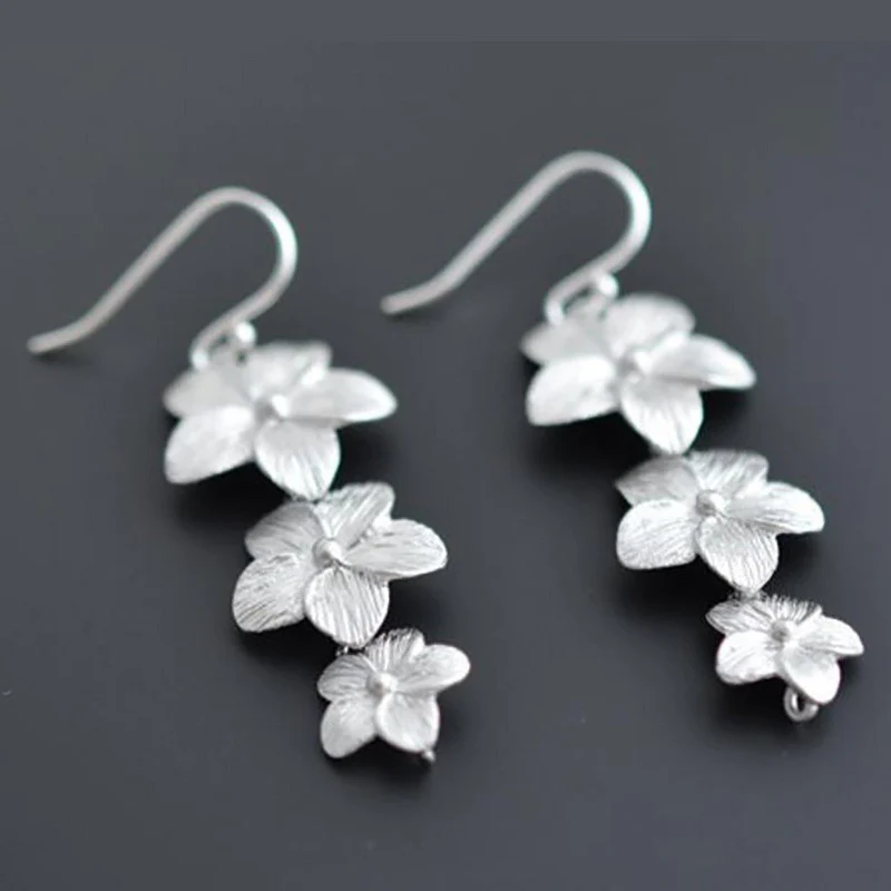 Vintage Dangling Silver Plated Flower Earrings